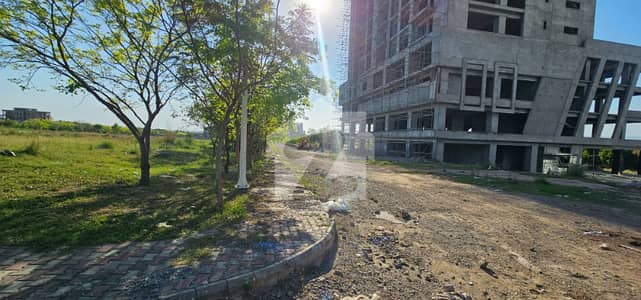 General 10 Kanal Plot Main Expressway, Commercial Facing