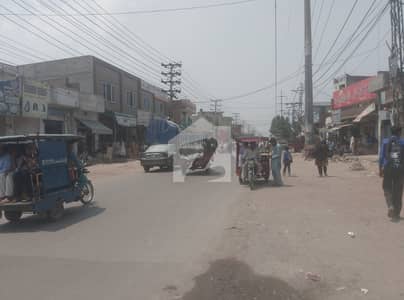 ڈیفینس روڈ لاہور میں 2 مرلہ Studio دکان 1.2 کروڑ میں برائے فروخت۔ ڈیفینس روڈ لاہور میں 2 مرلہ Studio دکان 1.2 کروڑ میں برائے فروخت۔