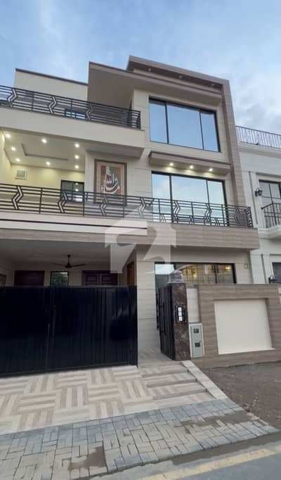 8 Marla Triple Story Brand New House For Sale In Union Living