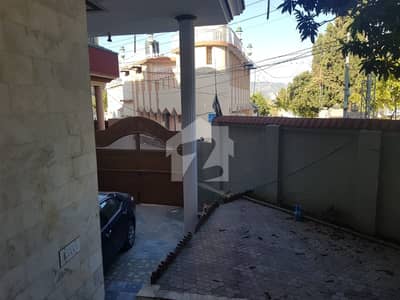 جناح آباد ایبٹ آباد میں 8 کمروں کا 15 مرلہ مکان 5.5 کروڑ میں برائے فروخت۔