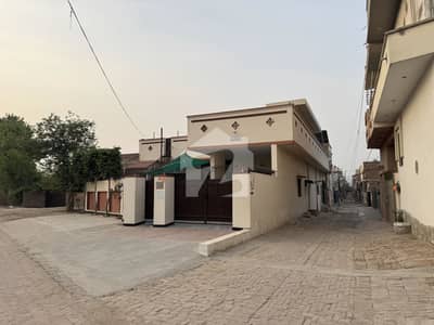 مسلم بن عقیل کالونی ساہیوال میں 4 کمروں کا 10 مرلہ مکان 2.0 کروڑ میں برائے فروخت۔