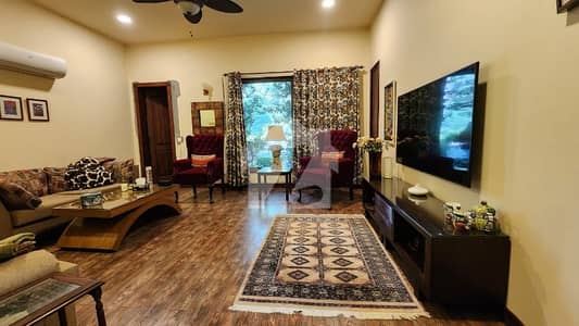 Very Prime Location 1000 Sq Yard House For Sale In F-10