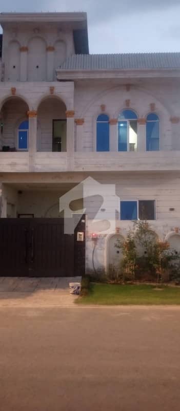 سٹی ہاؤسنگ سمندری روڈ سٹی ہاؤسنگ,فیصل آباد میں 4 کمروں کا 5 مرلہ مکان 1.4 کروڑ میں برائے فروخت۔