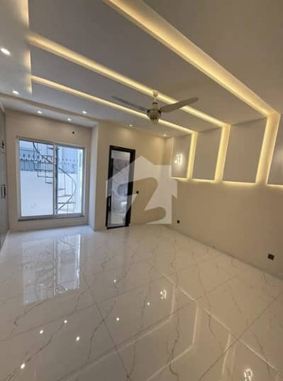 10 Marla Desighner Upper Portion Available For Rent In Heart Of Bahria Town 10 Marla Desighner Upper Portion Available For Rent In Heart Of Bahria Town