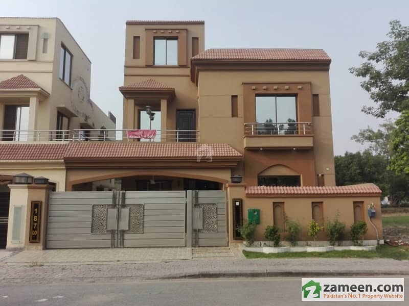 Brand New 10 Marla House Available At Very Low Price In Bahria Town Block Dd Lahore
