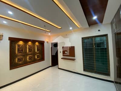 5 Marla Like New House For Rent Near McDonald And Rainbow Store Bahria Town Lhr