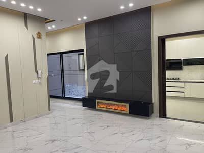 ایڈن ویلی فیصل آباد میں 4 کمروں کا 7 مرلہ مکان 3.95 کروڑ میں برائے فروخت۔