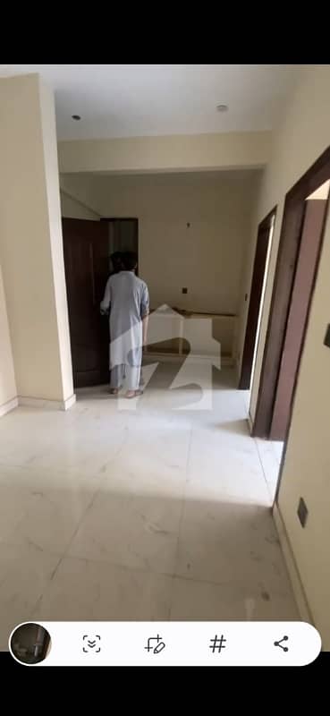طارق روڈ کراچی میں 3 کمروں کا 4 مرلہ فلیٹ 1.1 کروڑ میں برائے فروخت۔