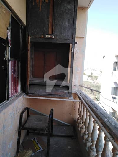 2 Bad Lounge Flat For Sale