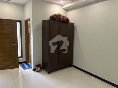 بحریہ ٹاؤن فیز 7 بحریہ ٹاؤن راولپنڈی,راولپنڈی میں 2 کمروں کا 4 مرلہ فلیٹ 82.0 لاکھ میں برائے فروخت۔