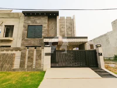 10 MARLA BRAND NEW HOUSE FOR SALE