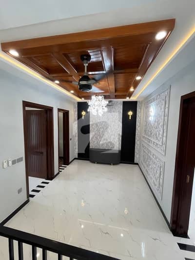 5 MARLA LUXURY BRAND NEW HOUSE FOR SALE 5 MARLA LUXURY BRAND NEW HOUSE FOR SALE