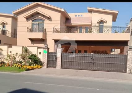 17 Marla Big House For Sale In Askari 10 Lahore