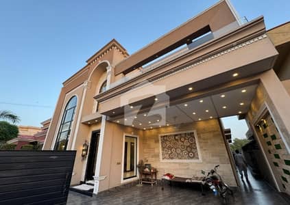 1 Kanal New House Available For Sale 6 Bathroom 40 Feet Road Near Park