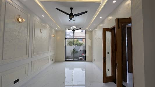 10 MARLA BRAND NEW LUXURY HOUSE FOR SALE IN PARAGON CITY