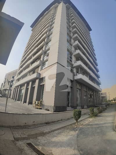 گلبرگ لاہور میں 6 کمروں کا 1 کنال پینٹ ہاؤس 17.0 کروڑ میں برائے فروخت۔