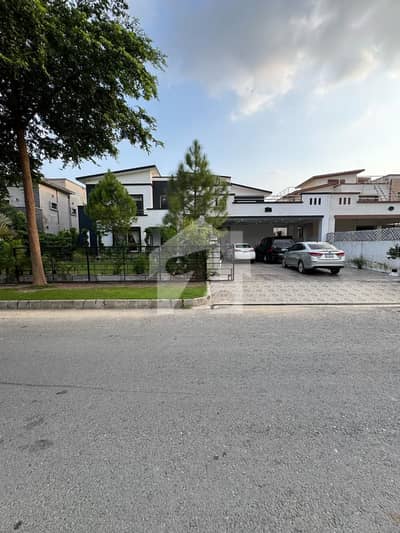 Luxury 2-Kanal Home Defence Raya (Golf View) House For Sale