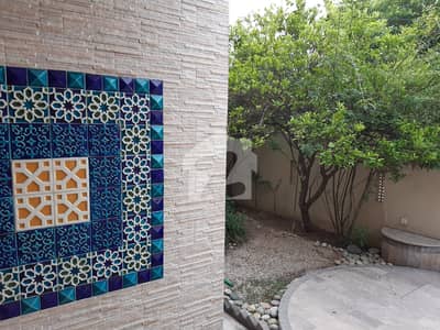 Outstanding Location 4-Bed House in Gated Falcon Complex, Gulberg -- Nicely Renovated -- Green meter -- Corner House, Facing Park
