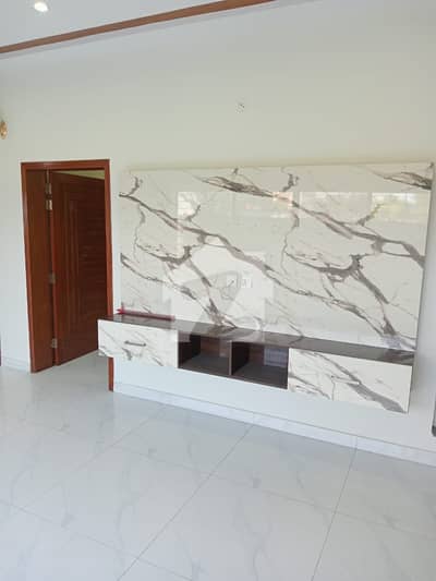 10 Marla Brand New House Available For Rent 10 Marla Brand New House Available For Rent