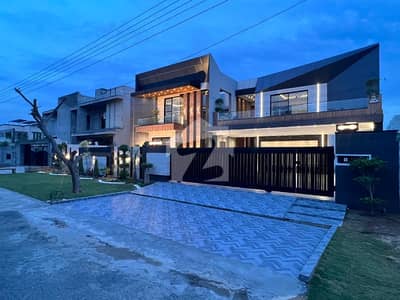 THE ULTIMATE MANSION 2 KANAL LUXURY VILLA FOR SALE Valencia Town, Lahore Park Facing Ultra-Modern Lifestyle