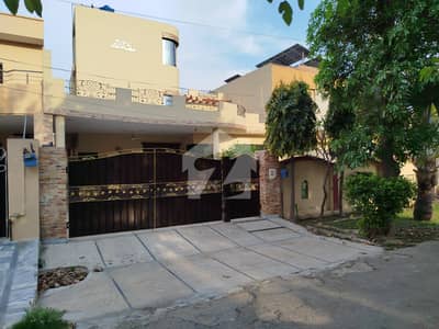 1 Kanal 4 beds old House demand 465 Lac sector B IEP Town close to NFC