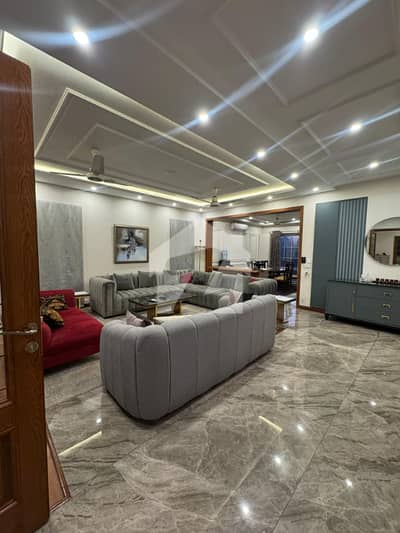 1 Kanal Luxury Furnished House Available For Rent