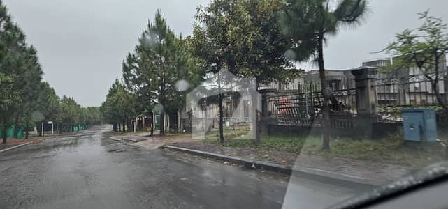 Semi Developed 4 Kanal Farm House Plot Gulberg Greens Block D