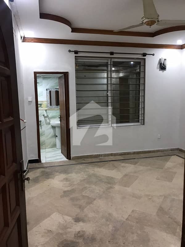 ای ۔ 11 اسلام آباد میں 6 کمروں کا 12 مرلہ مکان 2.75 لاکھ میں کرایہ پر دستیاب ہے۔ ای ۔ 11 اسلام آباد میں 6 کمروں کا 12 مرلہ مکان 2.75 لاکھ میں کرایہ پر دستیاب ہے۔
