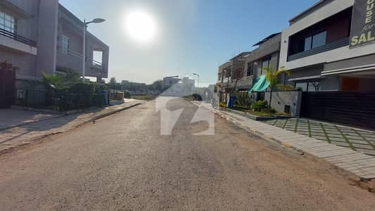 بحریہ ٹاؤن فیز 8 ۔ بلاک سی بحریہ ٹاؤن فیز 8,بحریہ ٹاؤن راولپنڈی,راولپنڈی میں 10 مرلہ رہائشی پلاٹ 1.45 کروڑ میں برائے فروخت۔ بحریہ ٹاؤن فیز 8 ۔ بلاک سی بحریہ ٹاؤن فیز 8,بحریہ ٹاؤن راولپنڈی,راولپنڈی میں 10 مرلہ رہائشی پلاٹ 1.45 کروڑ میں برائے فروخت۔