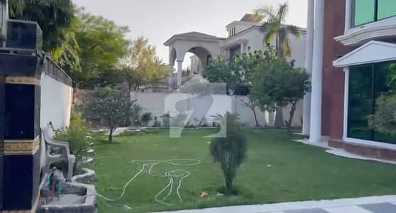 واپڈا ٹاؤن فیز 1 - بلاک ایچ1 واپڈا ٹاؤن فیز 1,واپڈا ٹاؤن,لاہور میں 6 کمروں کا 2 کنال مکان 11.0 کروڑ میں برائے فروخت۔