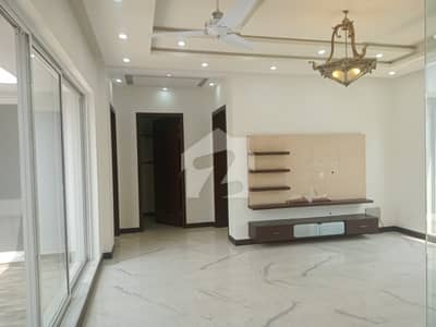 ڈی ایچ اے فیز 6 ڈیفنس (ڈی ایچ اے),لاہور میں 3 کمروں کا 1 کنال بالائی پورشن 1.6 لاکھ میں کرایہ پر دستیاب ہے۔