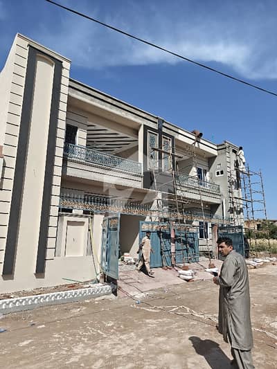 5 MARLA DESIGNER HOUSE WITH BORE 1.5 STORY 3 BED 4 QASHROOMS IN SNOOBER CITY SOCIETY