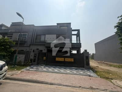 10 Marla Brand New Luxury Full Furnished Lower Portion For Rent in Bahria Town Lahore