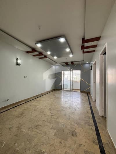 یونیورسٹی روڈ کراچی میں 3 کمروں کا 5 مرلہ فلیٹ 1.5 کروڑ میں برائے فروخت۔