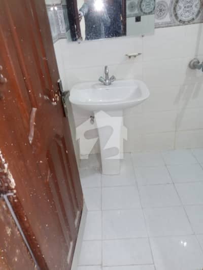 JOHAR TOWN BLOCK P 5 MARLA LOWER PORTION FOR RENT