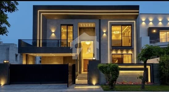 Luxurious 1 Kanal Brand New House For Sale