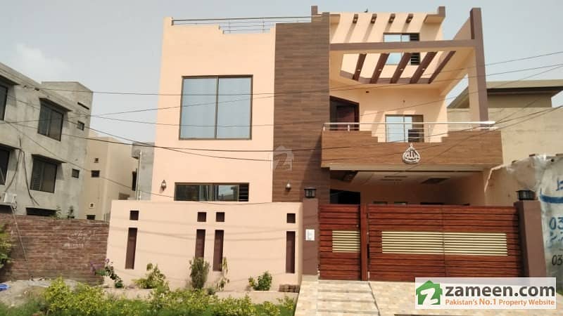 Brand New House For Sale in Architect Society