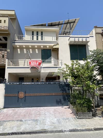 سی بی آر ٹاؤن فیز 1 سی بی آر ٹاؤن,اسلام آباد میں 5 کمروں کا 7 مرلہ مکان 3.7 کروڑ میں برائے فروخت۔