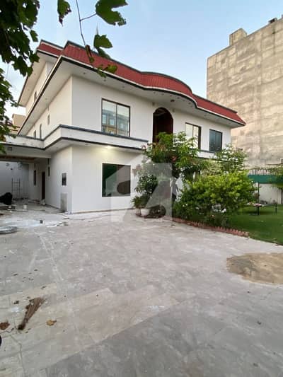 For Commercial Purpose 1.5 Kanal Double Storey House Available For Rent