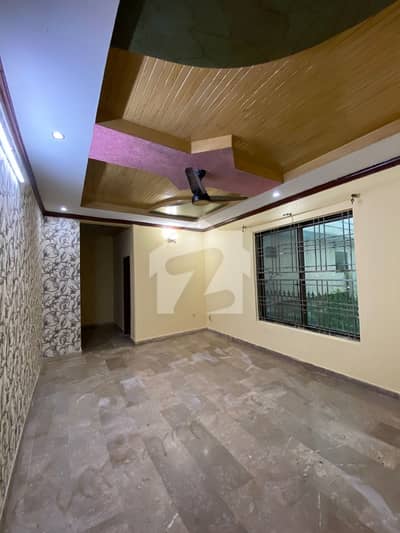 سوان گارڈن اسلام آباد میں 8 کمروں کا 1 کنال مکان 2.5 لاکھ میں کرایہ پر دستیاب ہے۔ سوان گارڈن اسلام آباد میں 8 کمروں کا 1 کنال مکان 2.5 لاکھ میں کرایہ پر دستیاب ہے۔