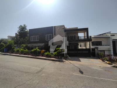 22 Marla Upper Portion Available For Rent In Bahria Town Phase 8