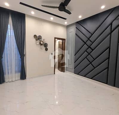 Ready To Buy A House 10 Marla In Bahria Town - Sector C
