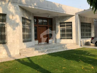 Beautiful 1 Kanal 2.75 Marla Family House in Gulshan-e-Ravi Lahore - Rare Find