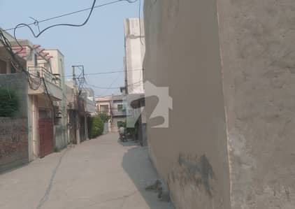 گجّومتہ لاہور میں 3 مرلہ رہائشی پلاٹ 32.0 لاکھ میں برائے فروخت۔