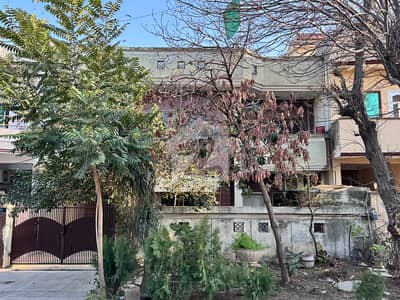 جی ۔ 9/4 جی ۔ 9,اسلام آباد میں 5 کمروں کا 10 مرلہ مکان 9.5 کروڑ میں برائے فروخت۔