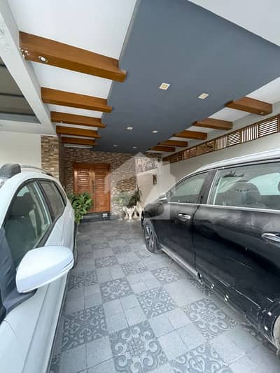 DHA Phase 5 Designer House 666 Yards For Sale