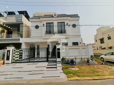 10 Marla House Is Available For Sale In Tariq Garden Lahore