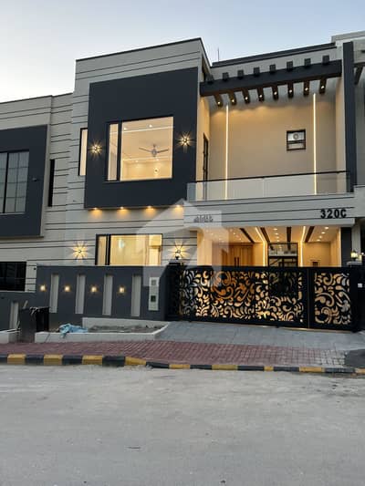 بحریہ ٹاؤن فیز 8 بحریہ ٹاؤن راولپنڈی,راولپنڈی میں 6 کمروں کا 8 مرلہ مکان 3.9 کروڑ میں برائے فروخت۔