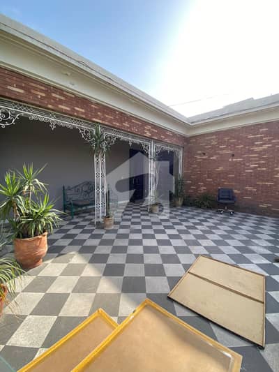 Upper Portion To Rent In Main Raja Market