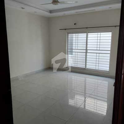 (1 Kanal Upper Portion) Prime Location In Bahria Town Lahore (1 Kanal Upper Portion) Prime Location In Bahria Town Lahore